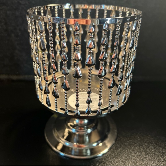 Bath & Body Works 3-Wick Pedestal Candle Holder‎ Beaded Teardrop - Picture 2 of 8